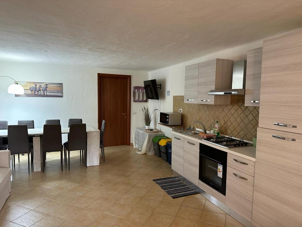 Lightblue-Celeste Central Apartment In Porto Rotondo Eksteriør billede