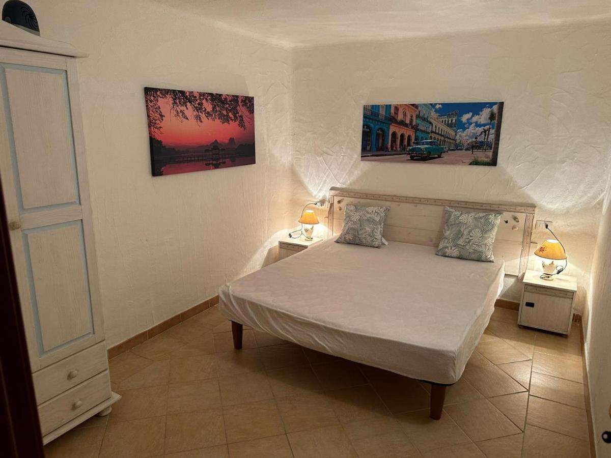 Lightblue-Celeste Central Apartment In Porto Rotondo Eksteriør billede