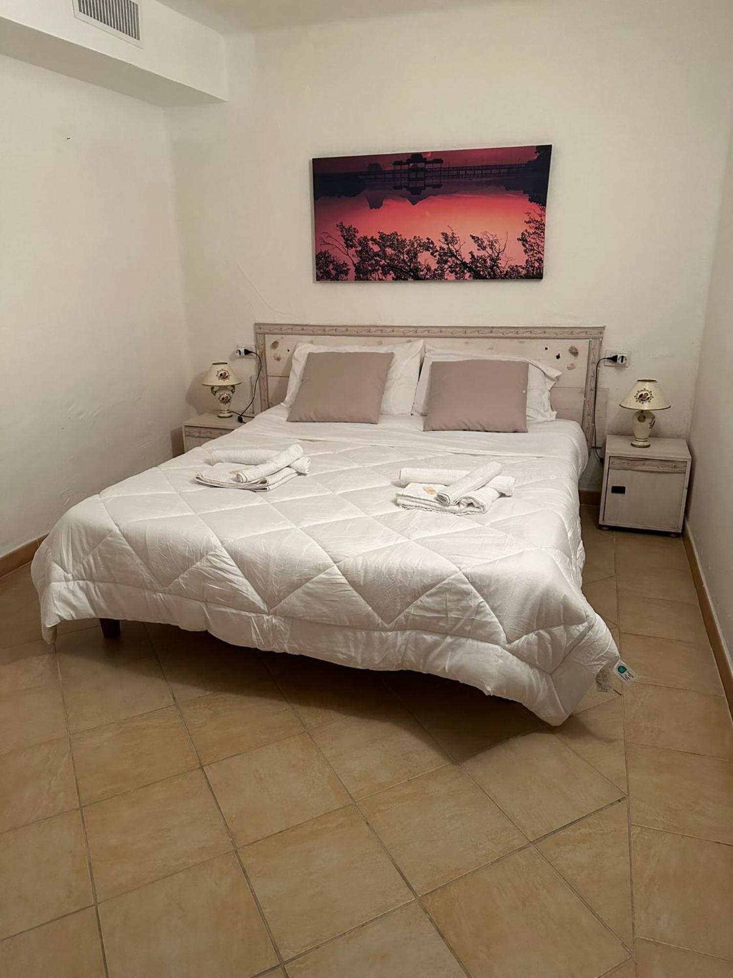 Lightblue-Celeste Central Apartment In Porto Rotondo Eksteriør billede